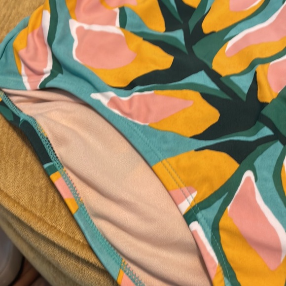 Kona Sol size medium one piece - Picture 2 of 7